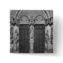 Portal with a trumeau depicting the Virgin