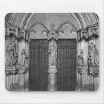 Portal with a trumeau depicting the Virgin