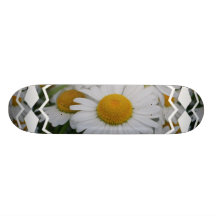 Pretty Daisies Skateboard
