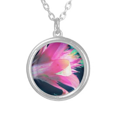Pretty Pink Flower Necklace