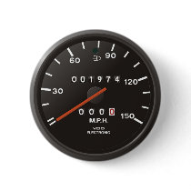 Racing car speedometer, inspired by air-cooled 911 pinback button
