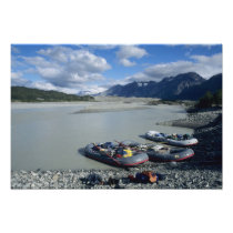 Rafting the Alsek River downstream