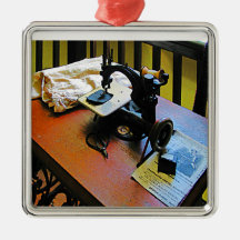 Sewing Machine with Cloth Christmas Tree Ornament