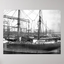 Shipping in the East River Print
