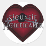 Siouxsie Homemaker Knitting (Red) Round Sticker