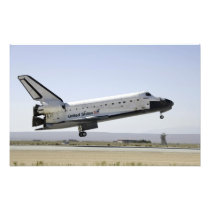 Space Shuttle Atlantis prepares for landing 2