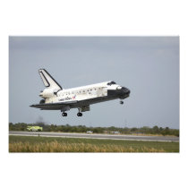 Space Shuttle Discovery approaches landing 3 Photographic Print