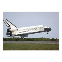 Space Shuttle Discovery approaches landing 4 Photographic Print