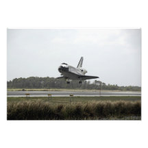 Space Shuttle Discovery approaches landing Photo Print