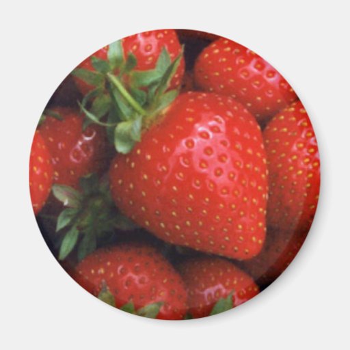 STRAWBERRY MAGNET