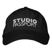 STUDIO PASSPORT LOGO EMBROIDERED BASEBALL CAP