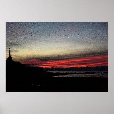 Sunset over the sea in Aberystwyth Print by Linandara