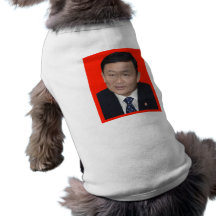 Thaksin with red background doggie shirt