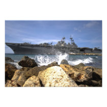 The amphibious assault ship USS Kearsarge