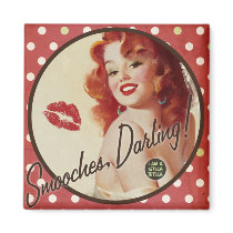 The Kitsch Bitsch: Smooches, Darling! Refrigerator Magnets