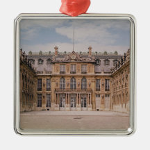 The Louis XIII Courtyard, or the Marble Christmas Ornaments