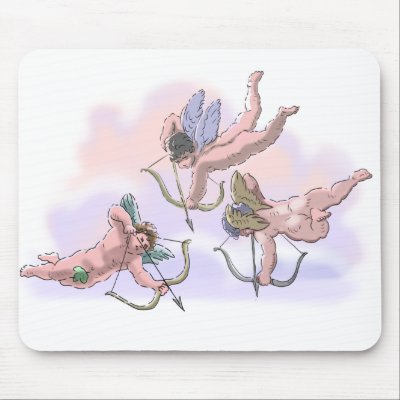 tHrEe CuPiDs Mouse Mat by raycasso