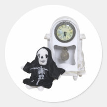TimeShort052010 Round Sticker