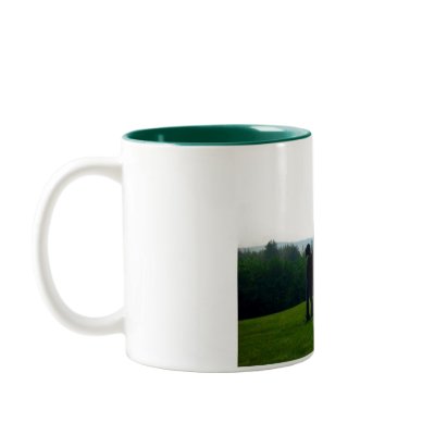 Tussen. Mug by Spinmenson