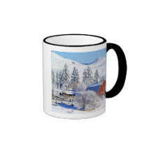 USA, Washington, Methow Valley, Barns in Coffee Mug
