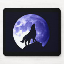 Wolf Howling at Moon Mouse Pad