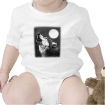 Wolf Howling at Moon Tees