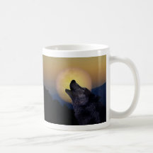 Wolf howling at the moon coffee mug