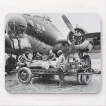 WW2 Aeroplane and Crew: 1940s