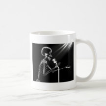 X-RAY SKELETON SINGING ON RETRO MIC - B&W MUG