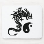 Yin und Yang mit Drache Mauspads