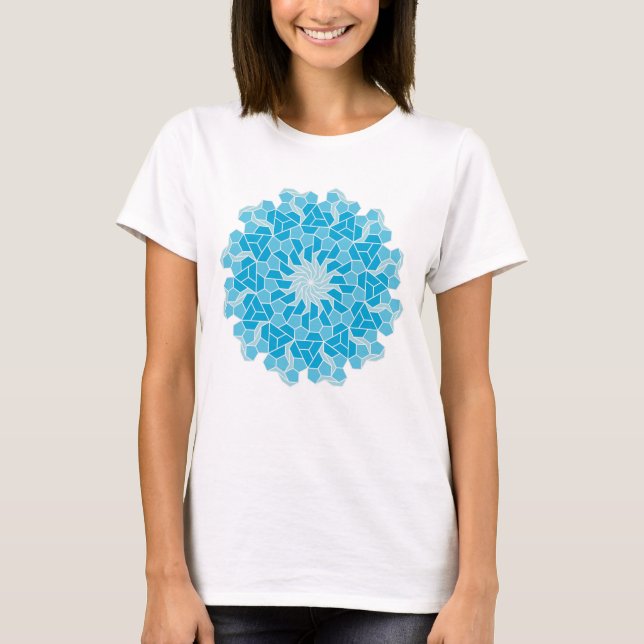凸五角形と凹五角形と台形の12回回転対称テセレーション T-Shirt (Front)