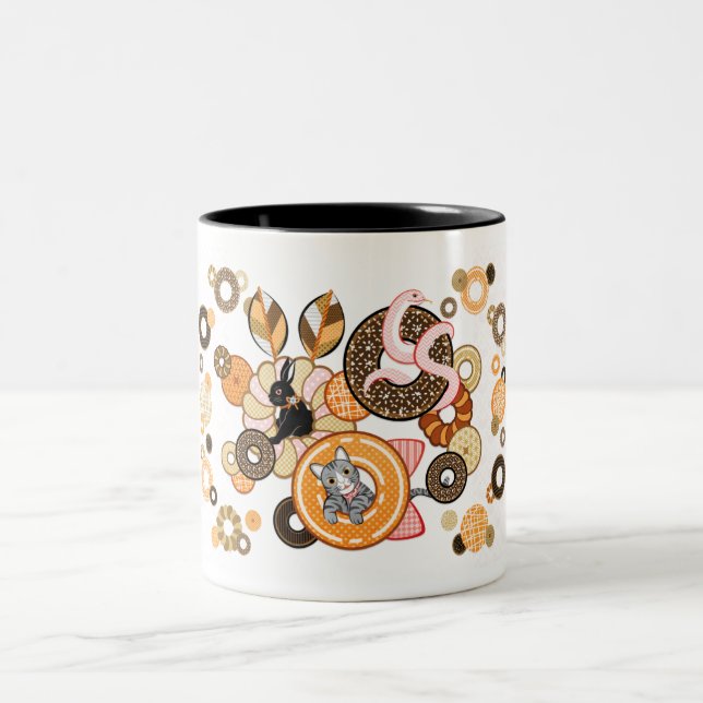 動物とドーナッツ（リメイク）／Animal and doughnut (Remake) Two-Tone Coffee Mug (Center)