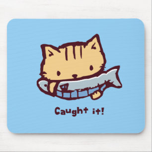 大きなお魚ゲット！  Big Catch! Cute Kitten with a Fish Mouse Mat
