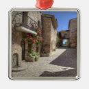 Search for build builds christmas tree decorations Spain