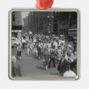 Search for moving christmas tree decorations Black and white