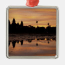 Search for historic christmas tree decorations Morning