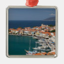 Search for rooftops christmas tree decorations Bujaruelo