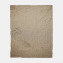 Search for footprints blankets Nature