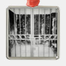 Search for prison christmas tree decorations Entrance