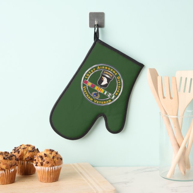 101st Airborne Division Vietnam Veteran Oven Mitt (Insitu(Hanging))