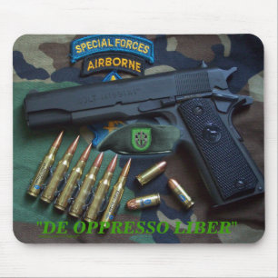 10th special forces fort lewis veteran Mousepad