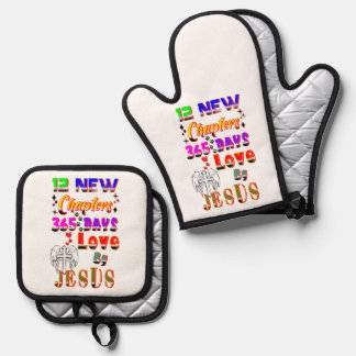 12 New Chapters 365 Days Love By Jesus Oven Mitt & Pot Holder Set