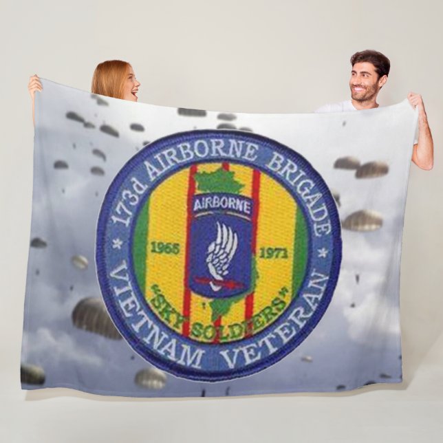 173rd AIRBORNE PARACHUTE REGIMENT Fleece Blanket (In Situ)