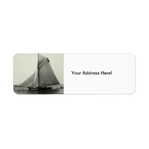 1891 American Yacht at Sea