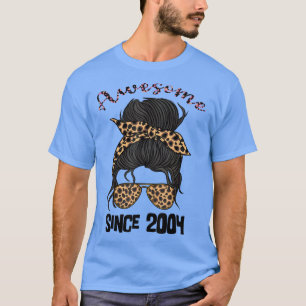18 Year Old Awesome Since 2004 18th Birthday Woman T-Shirt