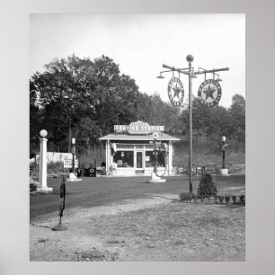 1925 Old Gas Station Poster