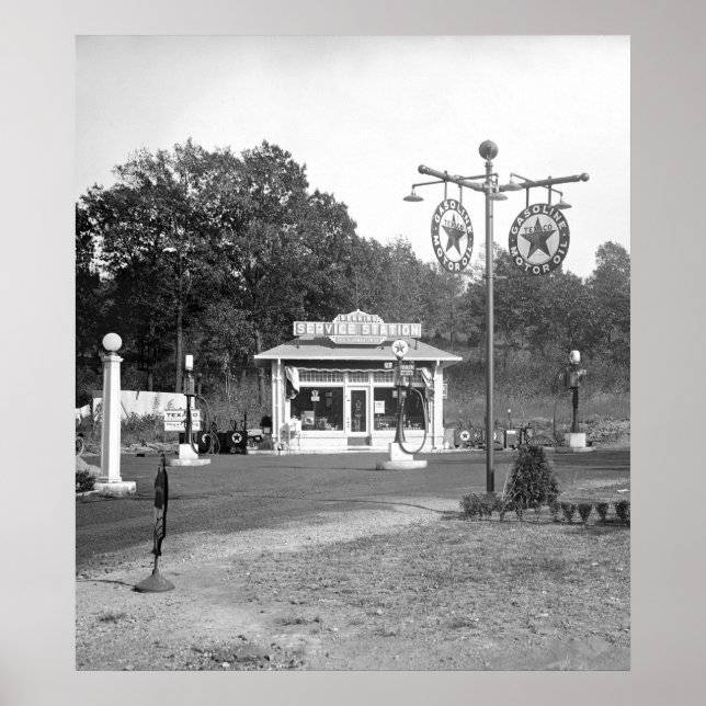 1925 Old Gas Station Poster (Front)