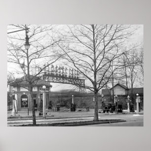 1925 Old Gas Station Poster