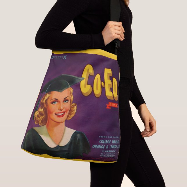 1940s Co-Ed Brand citrus crate label print Crossbody Bag (Close Up)