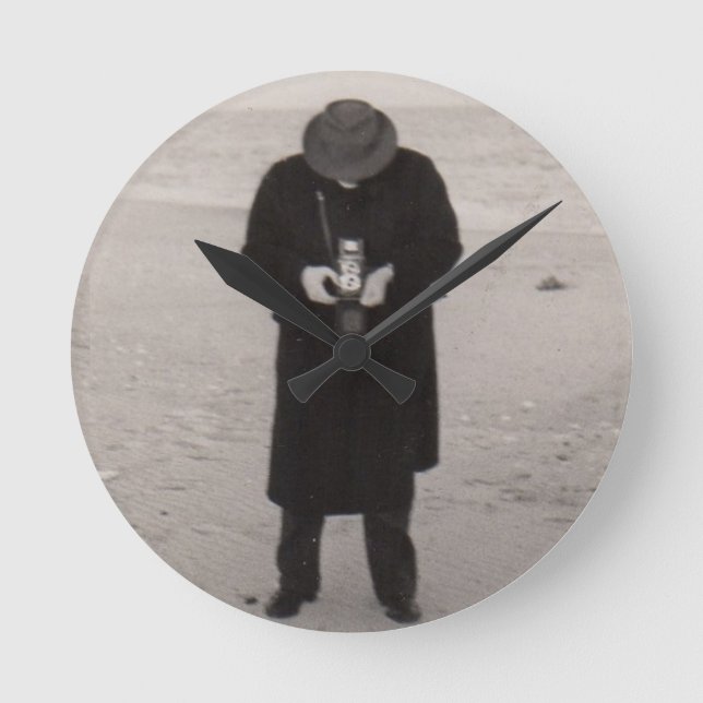 1940s photographer on the beach round clock (Front)